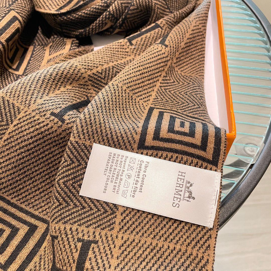 New wool cashmere scarf H family carriage men's and women's versatile shawl embroidered printed warm scarf with Box