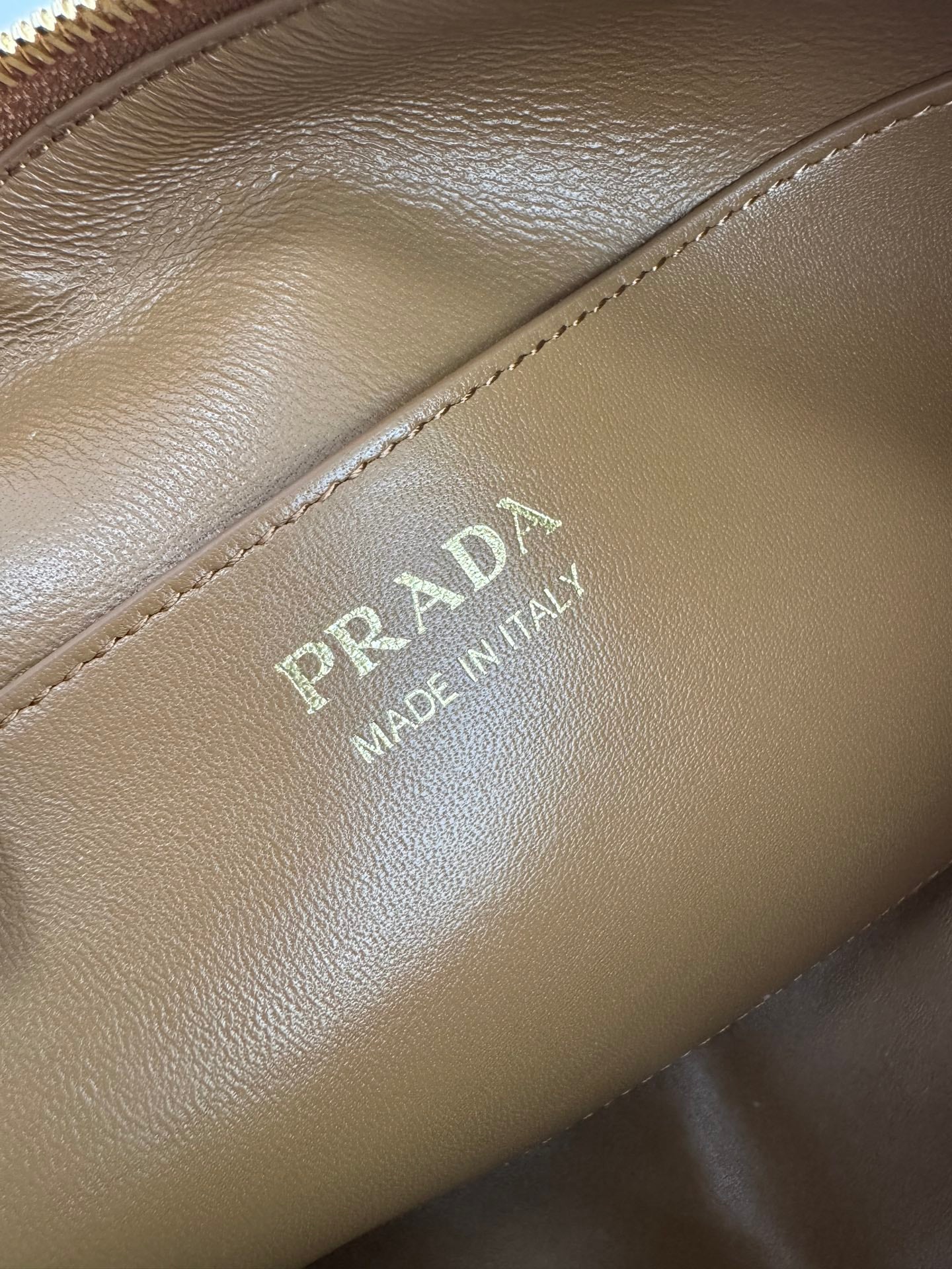 New Fashion Exquisite PRADA Women's Handheld and Crossbody Bag