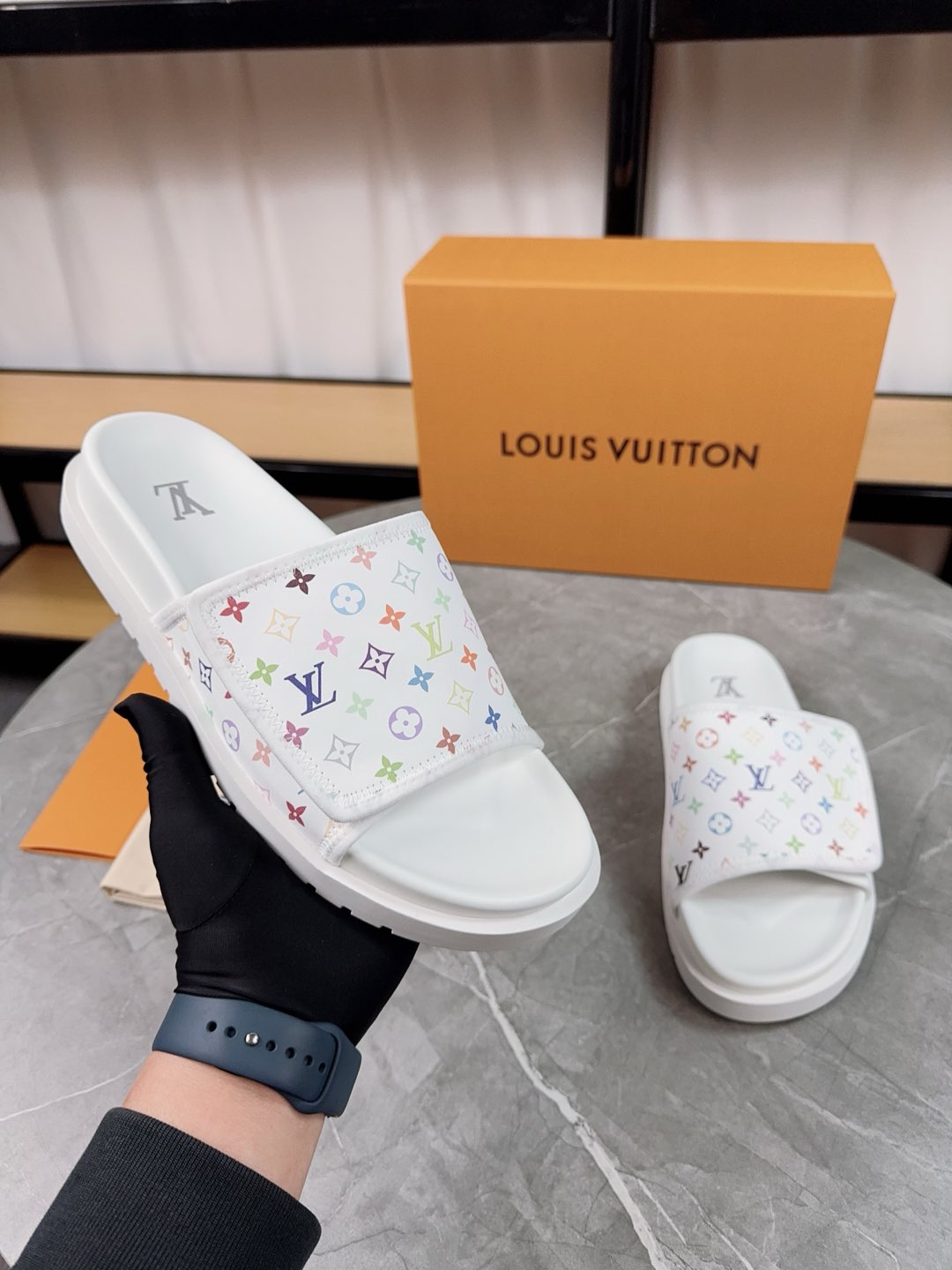 New luxury fashion Ladies' flat bottomed anti-skid slippers