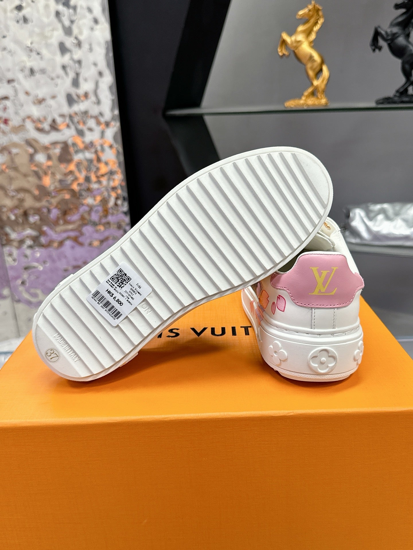 New luxury fashion Time Out Sneakers