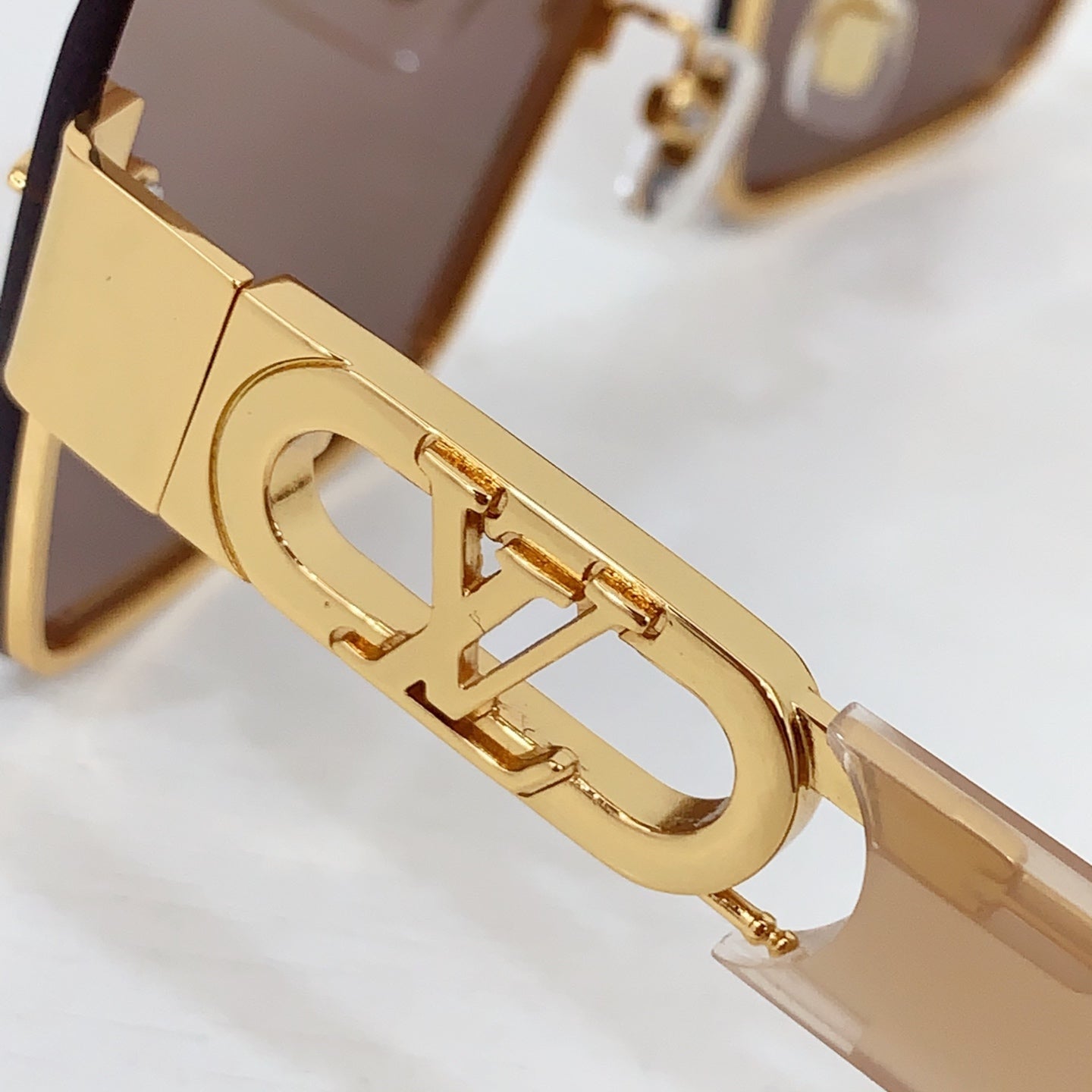 New Fashionable, Elegant, Comfortable, Lightweight, Exquisite Sunglasses
