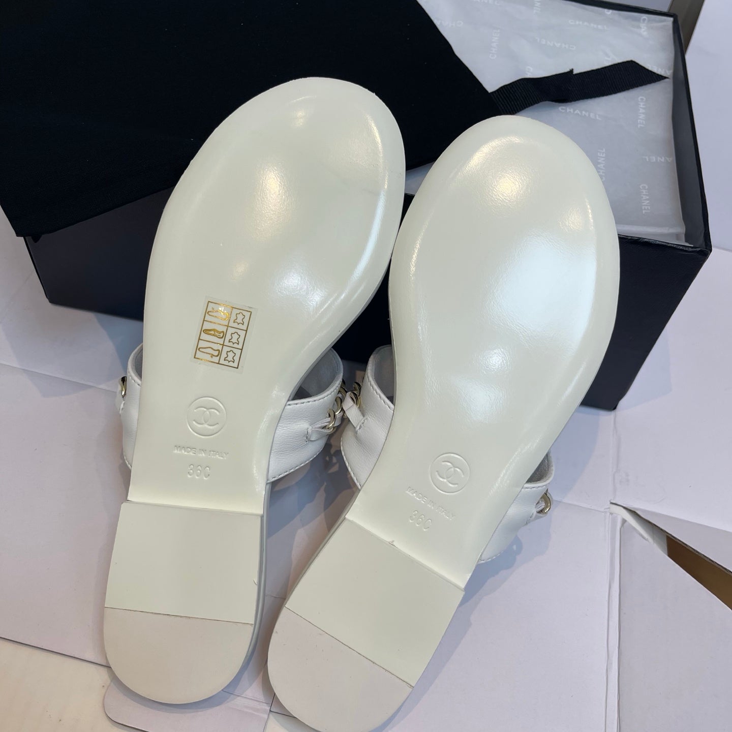 New luxury fashion Double C "logo" chain sandals