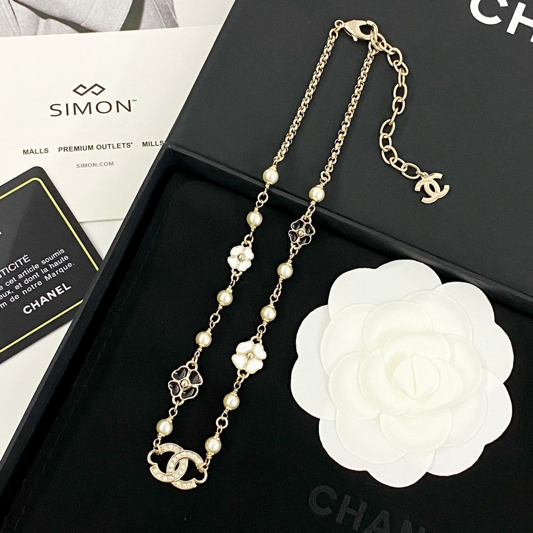 New Fashion Four leaf clover pearl Women's Necklace