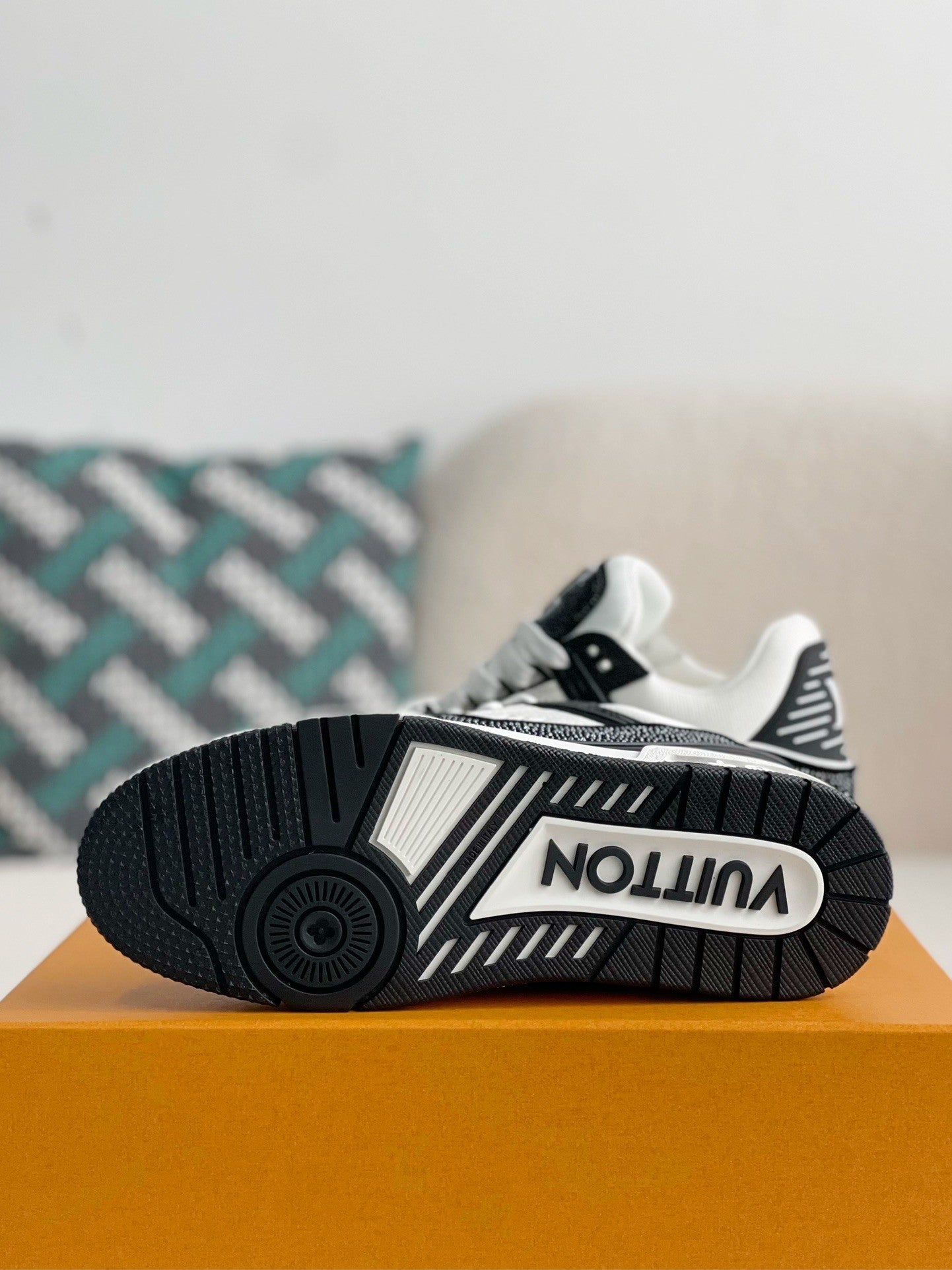 New luxury fashion TRAINER Sneakers