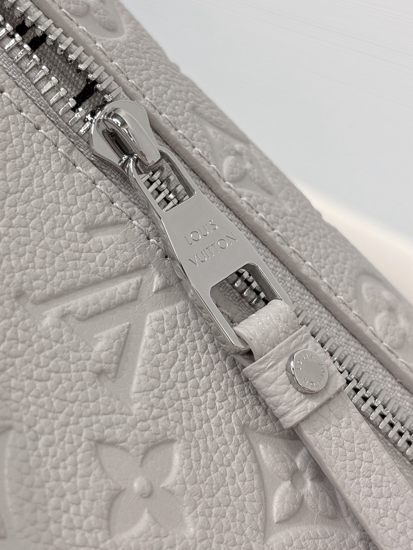 New luxury and fashionable Pochette M é tis women's handbag