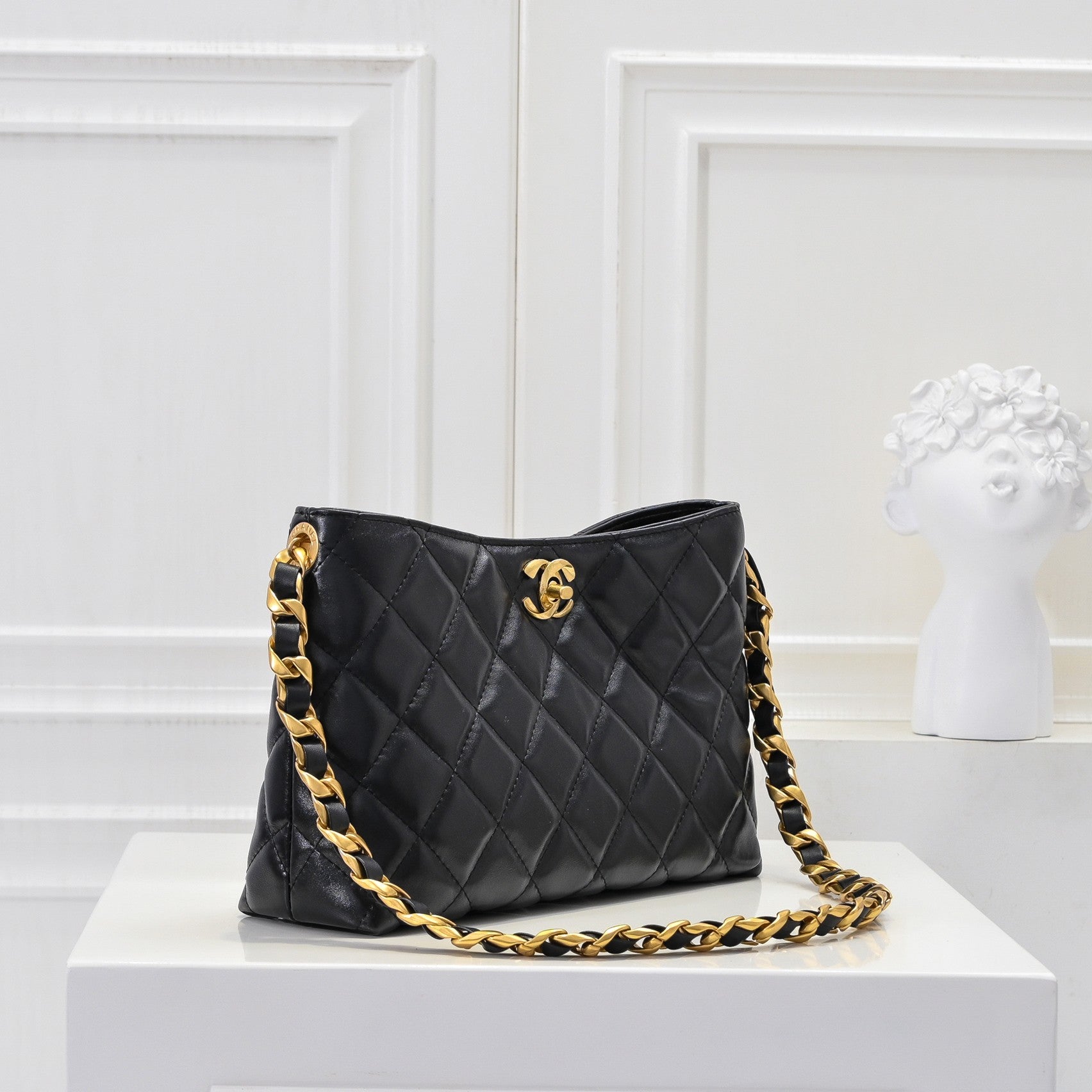 New VOLTAIRE Underarm Bag Mini Half Moon Bag Saddle Bag Handheld Single Shoulder Women's Bag - Fashion Boutique
