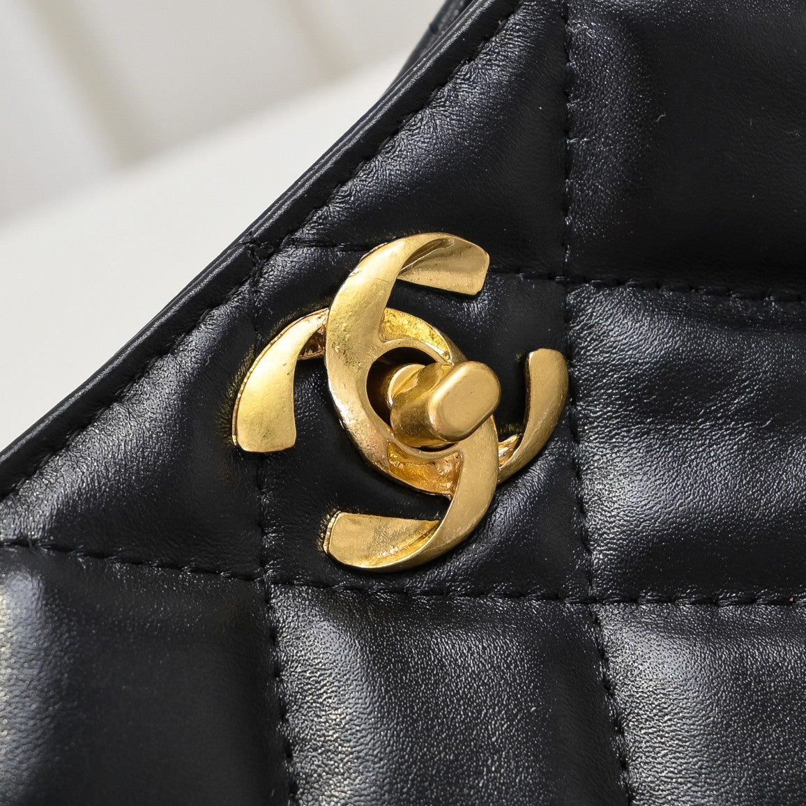 New VOLTAIRE Underarm Bag Mini Half Moon Bag Saddle Bag Handheld Single Shoulder Women's Bag - Fashion Boutique