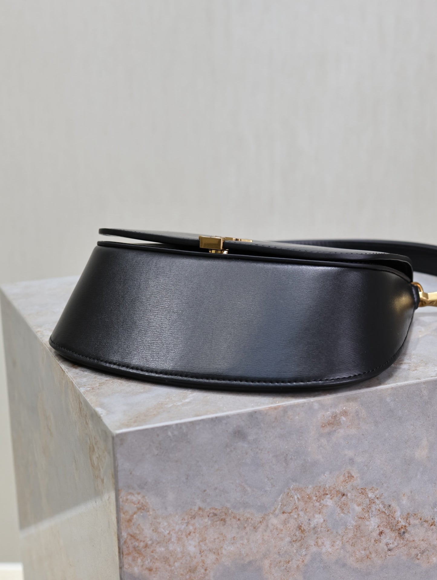 New VOLTAIRE Underarm Bag Mini Half Moon Bag Saddle Bag Handheld Single Shoulder Women's Bag - Fashion Boutique