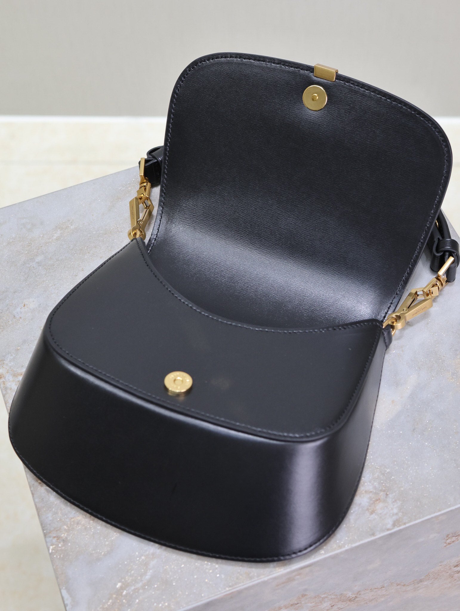 New VOLTAIRE Underarm Bag Mini Half Moon Bag Saddle Bag Handheld Single Shoulder Women's Bag - Fashion Boutique