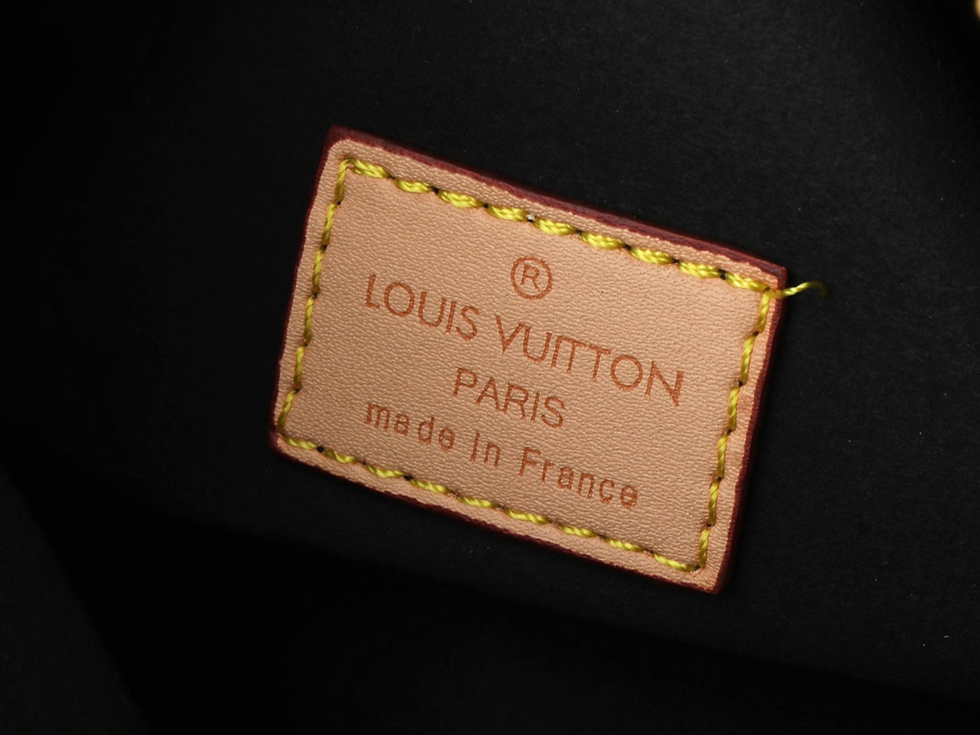 New Louis Vuitton Lucky Trunk Fashion Versatile Handbag with Old Flowers - Fashion Boutique