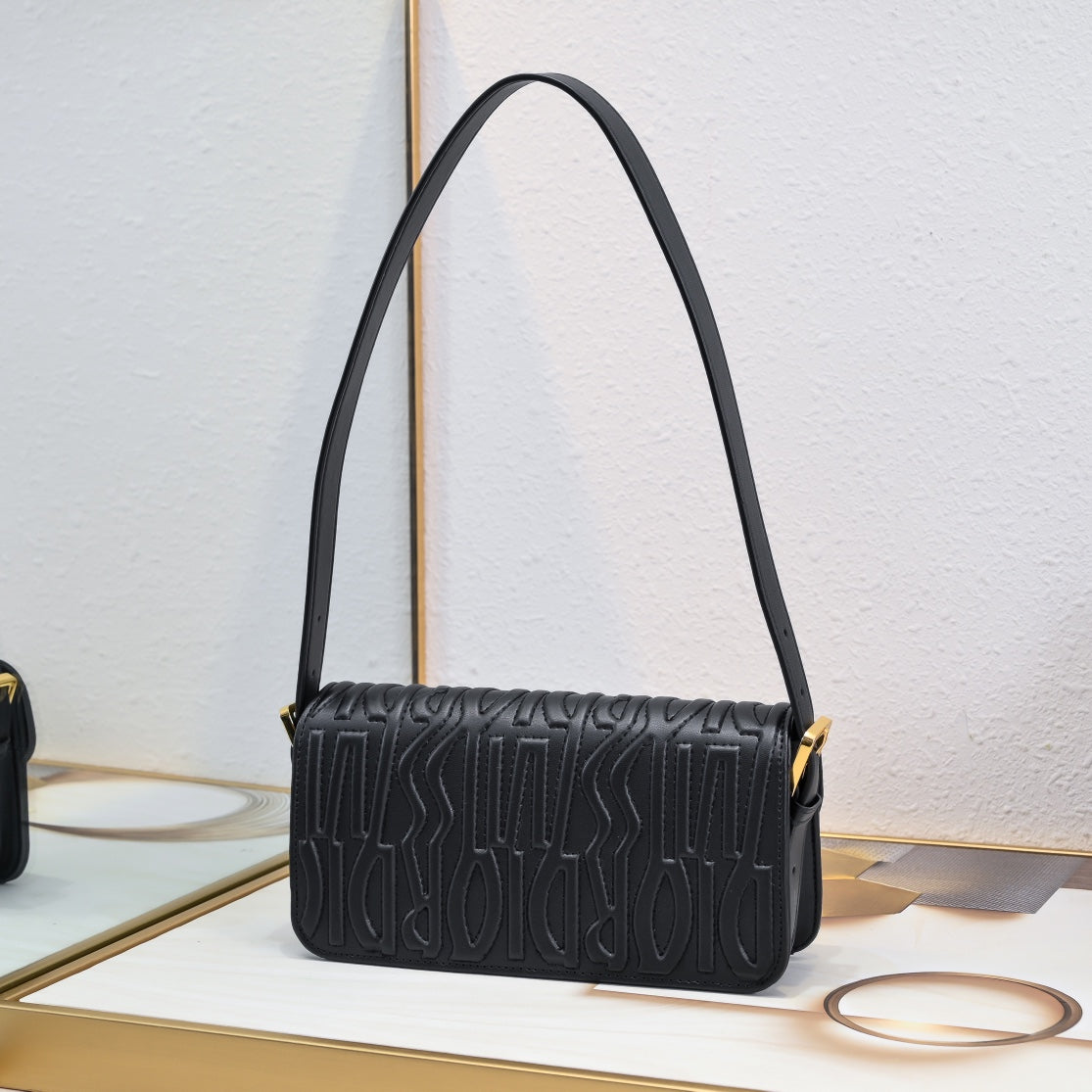 2024 New D Home Fashion Trend Miss Metal Plaque Flip Open Underarm Bag - Fashion Boutique