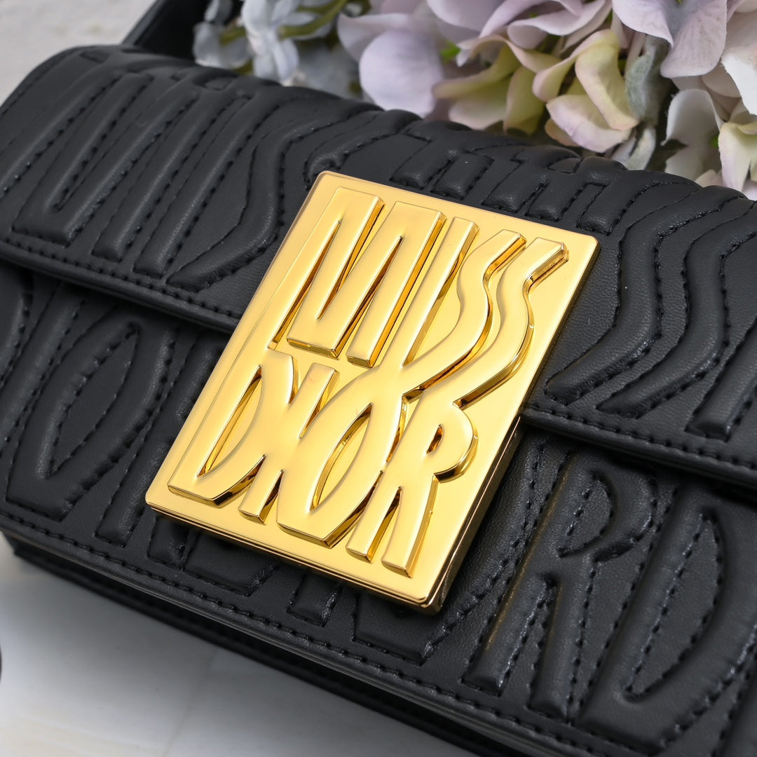2024 New D Home Fashion Trend Miss Metal Plaque Flip Open Underarm Bag - Fashion Boutique