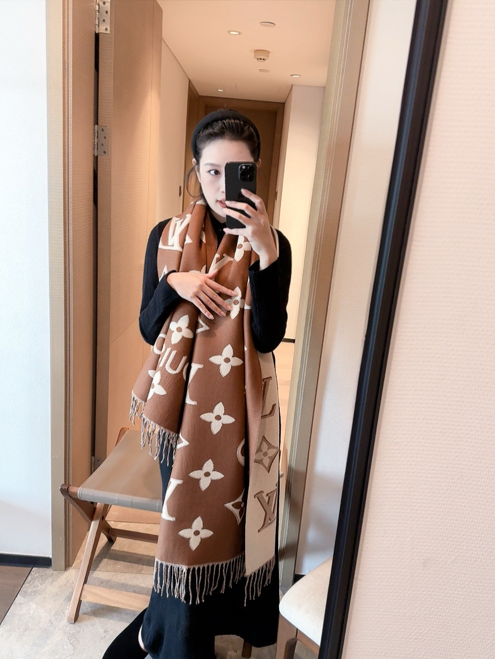 New Four-Leaf Clover Cashmere Scarf Ladies Four Seasons Versatile Long Thick Chain Double-Sided Shawl Fashionable with box - Fashion Boutique