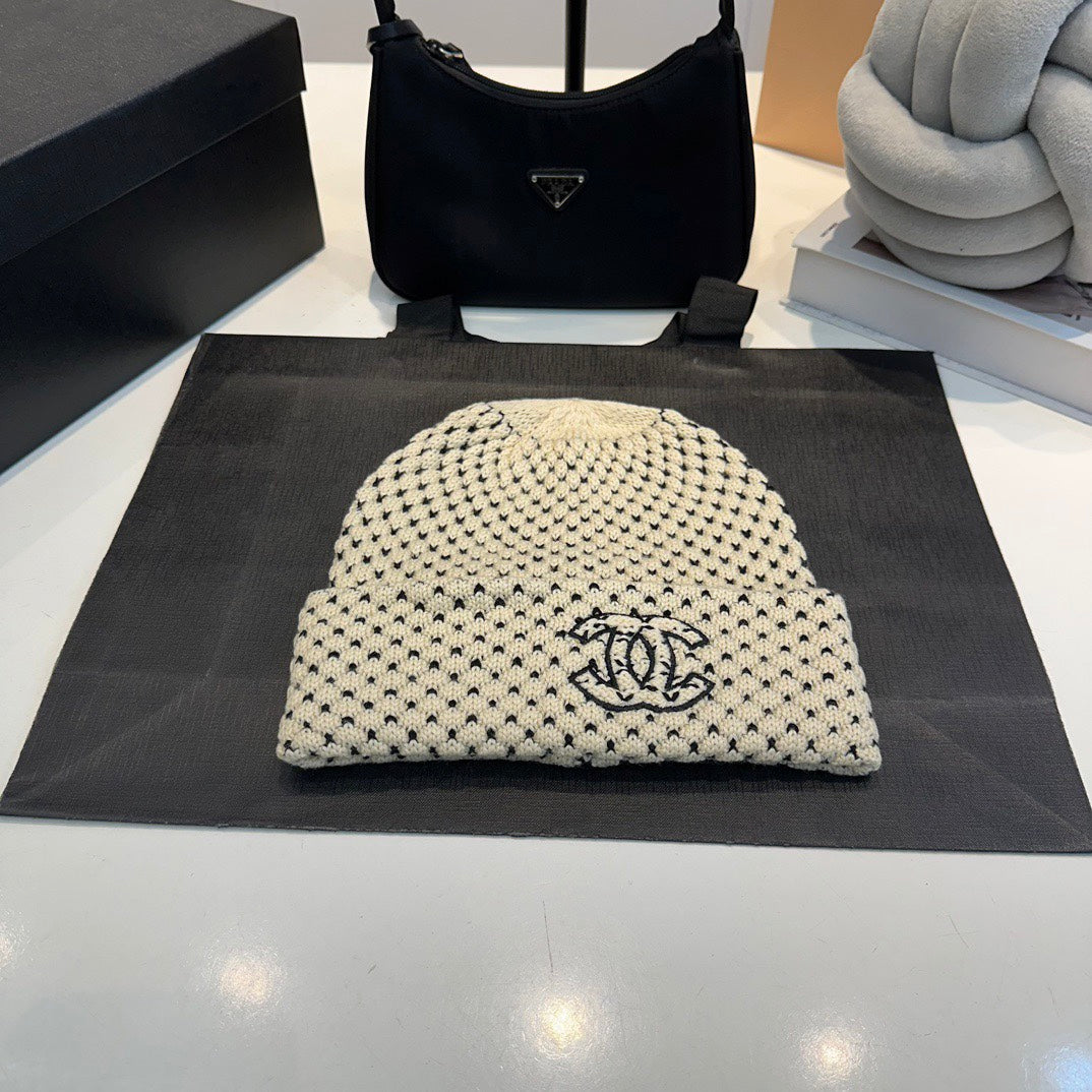 Autumn and winter new men's and women's cashmere knitted fragrant hood letter fashionable warm wool hat high-quality multifunctional hat - Fashion Boutique