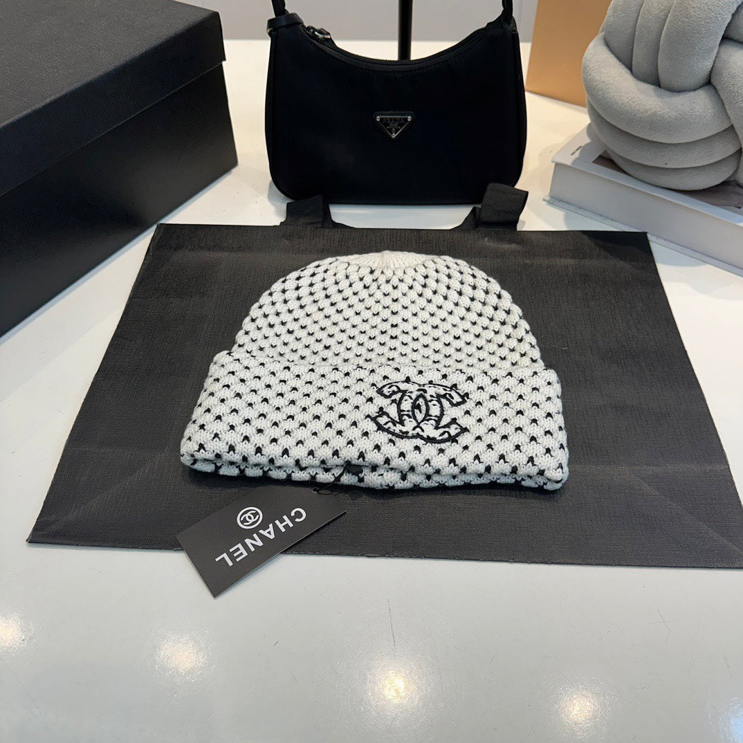 Autumn and winter new men's and women's cashmere knitted fragrant hood letter fashionable warm wool hat high-quality multifunctional hat - Fashion Boutique