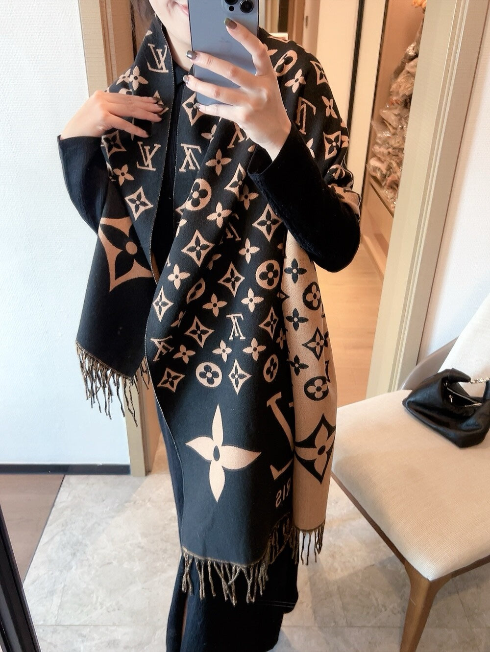 New Four Leaf Simple Classic Fashion Framed Wool Scarf with Box