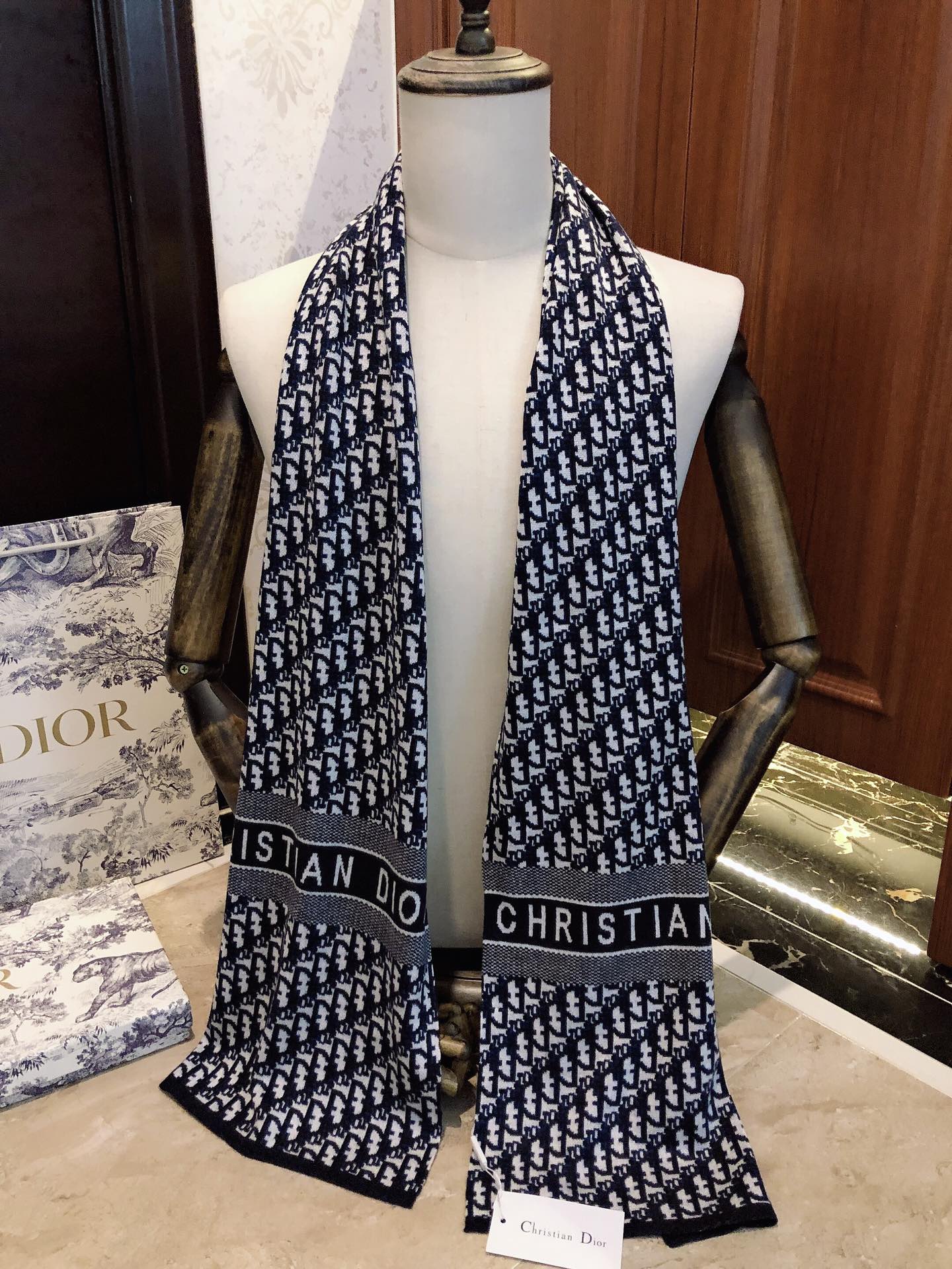 New D Home Autumn/Winter Luxury Women's Autumn/Winter Scarf with Box