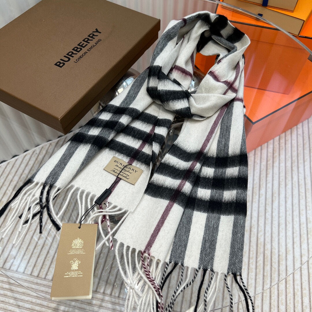 New light luxury versatile 24ss autumn and winter cashmere fringe plaid splicing men's and women's scarf with box