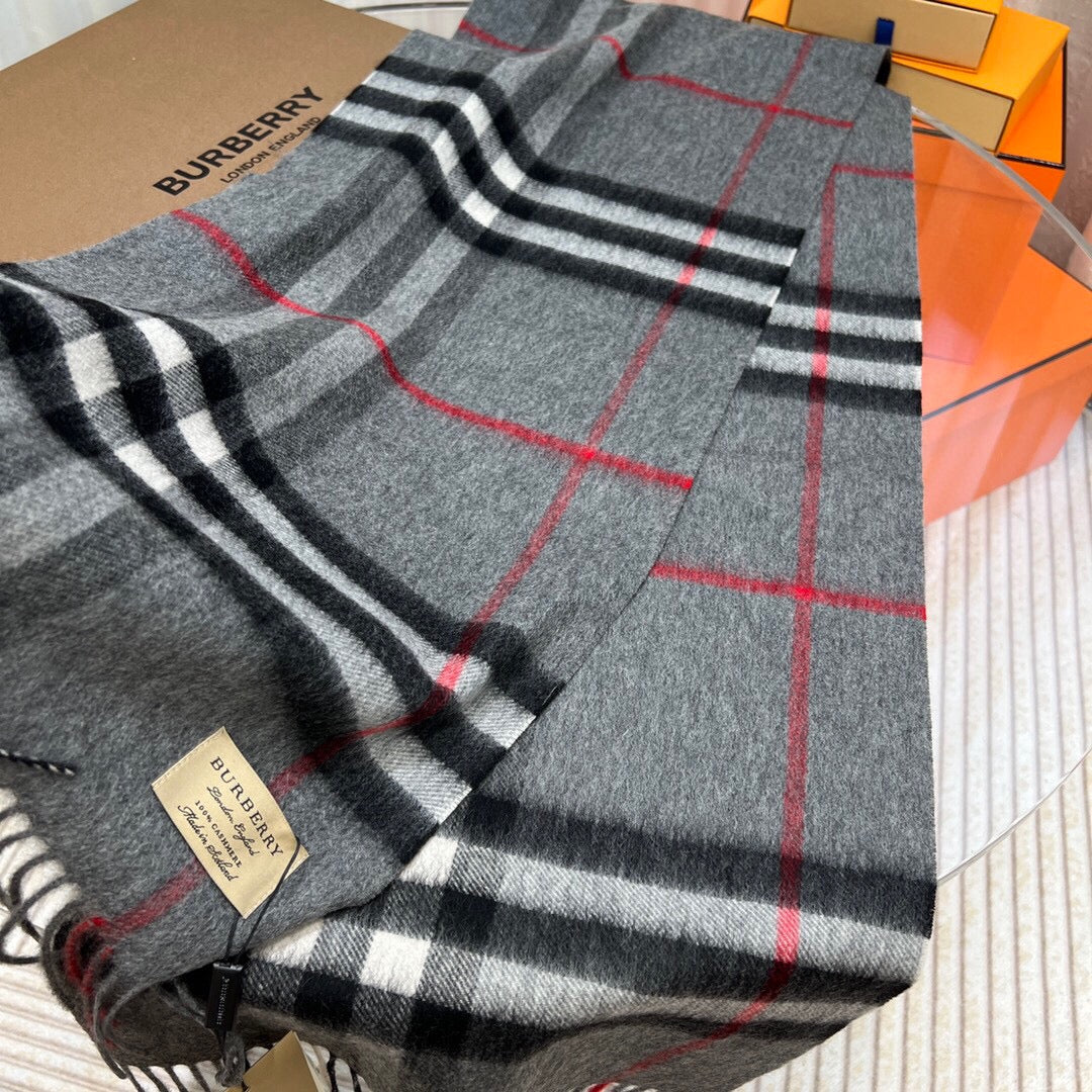 New light luxury versatile 24ss autumn and winter cashmere fringe plaid splicing men's and women's scarf with box