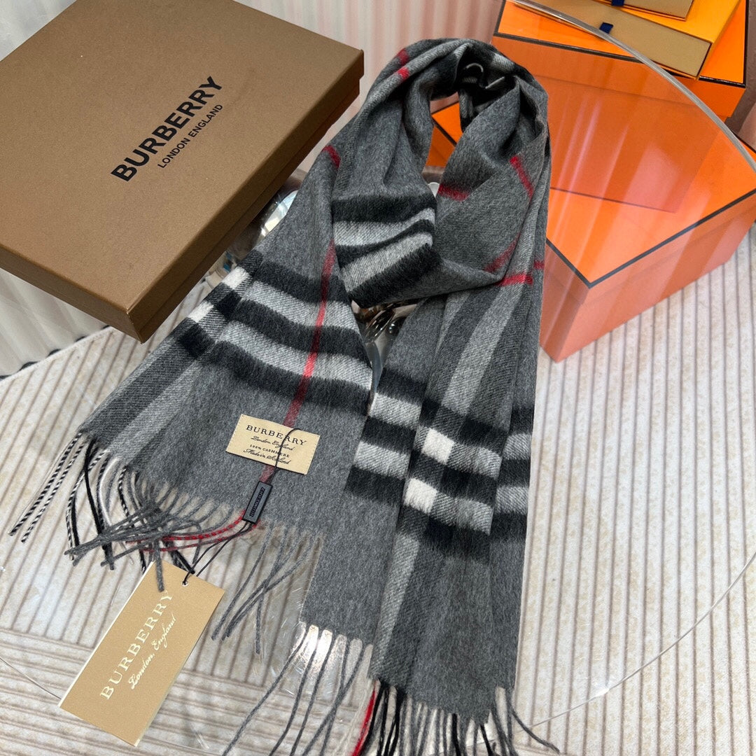 New light luxury versatile 24ss autumn and winter cashmere fringe plaid splicing men's and women's scarf with box