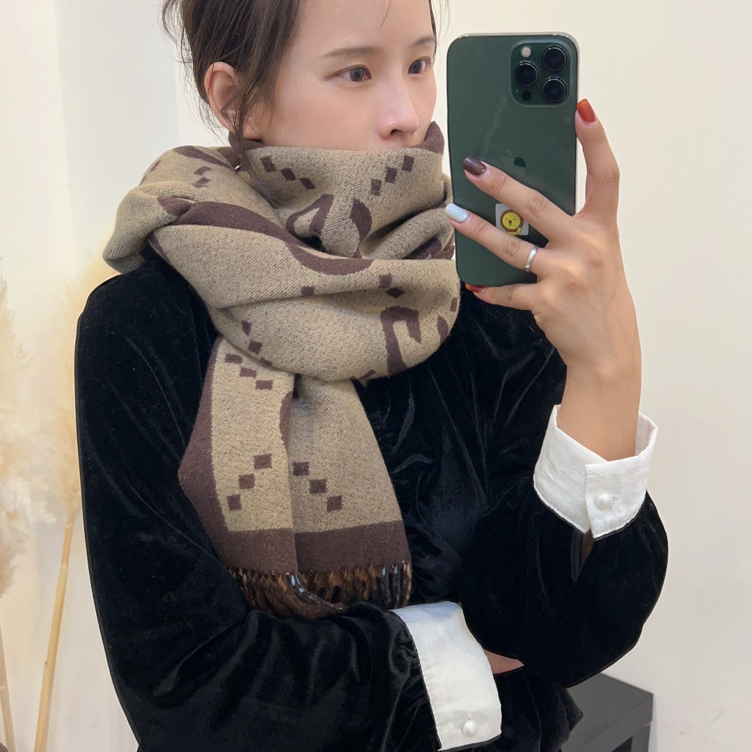 New women's autumn and winter double-sided versatile tassel high-end atmosphere shawl warm scarf with box