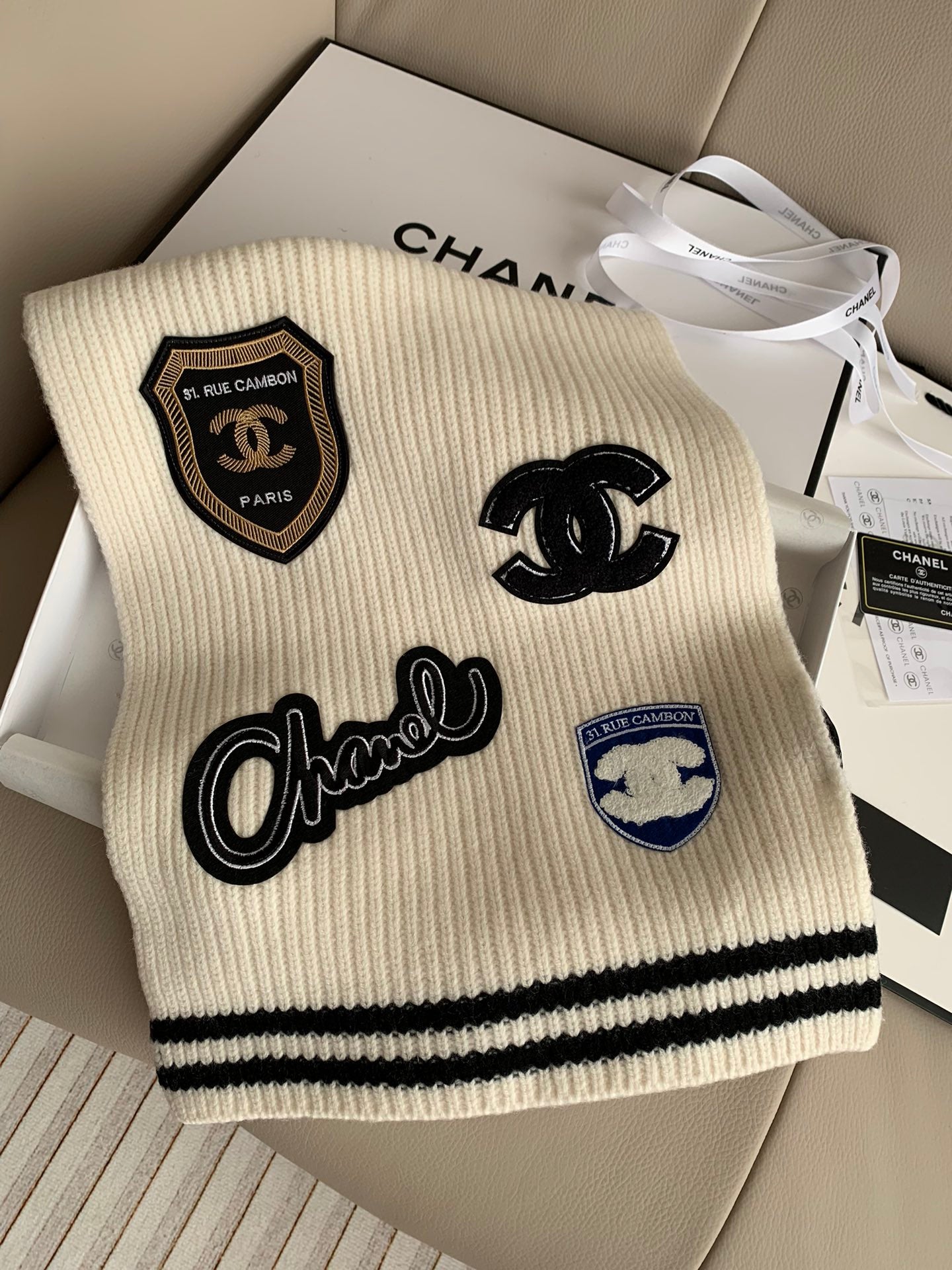 New Double C College Style Men's and Women's Badge Knitted Scarf Hat Classic Small Fragrant Style Cashmere Shawl Neck with Box