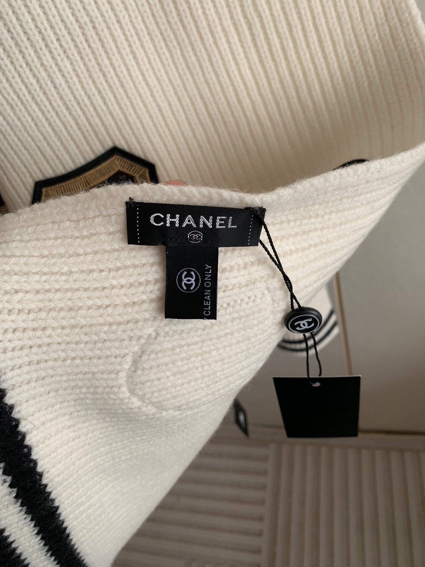 New Double C College Style Men's and Women's Badge Knitted Scarf Hat Classic Small Fragrant Style Cashmere Shawl Neck with Box