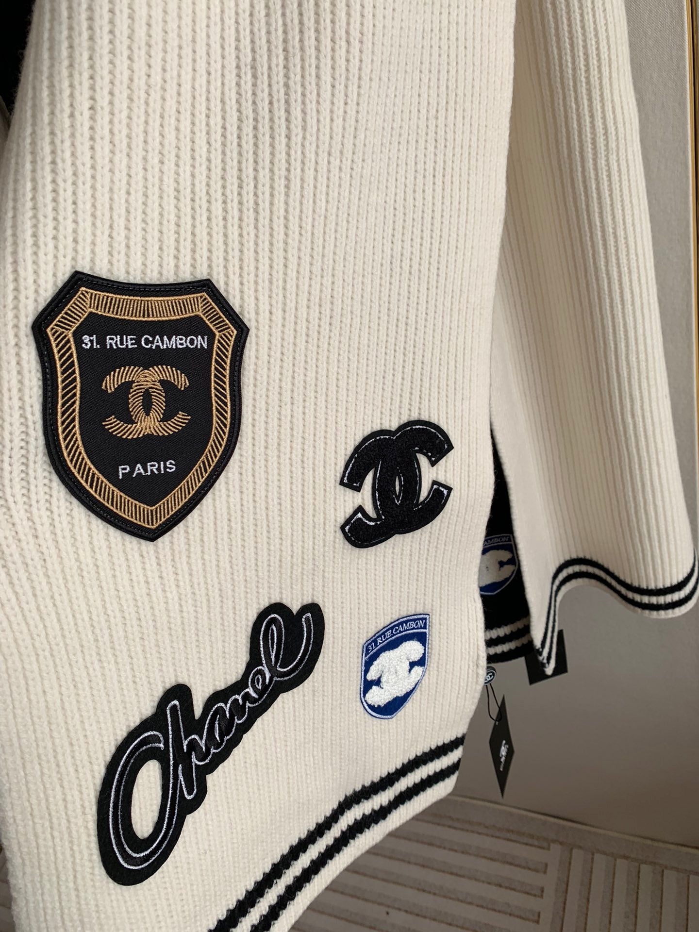 New Double C College Style Men's and Women's Badge Knitted Scarf Hat Classic Small Fragrant Style Cashmere Shawl Neck with Box