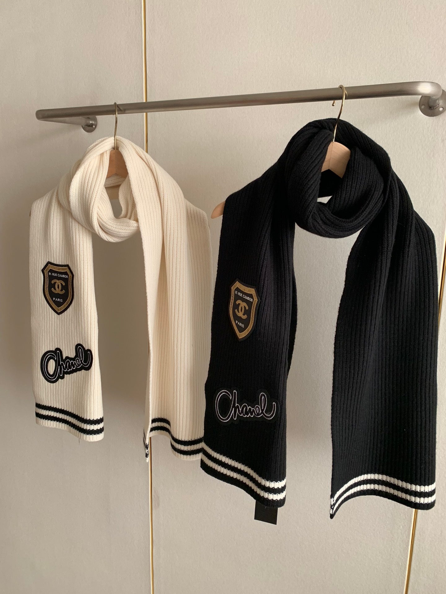 New Double C College Style Men's and Women's Badge Knitted Scarf Hat Classic Small Fragrant Style Cashmere Shawl Neck with Box
