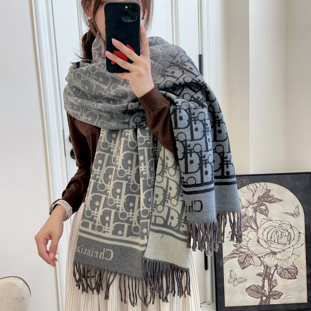 New trendy, versatile, and high-end D home vintage women's autumn and winter double-sided shawl scarf with box