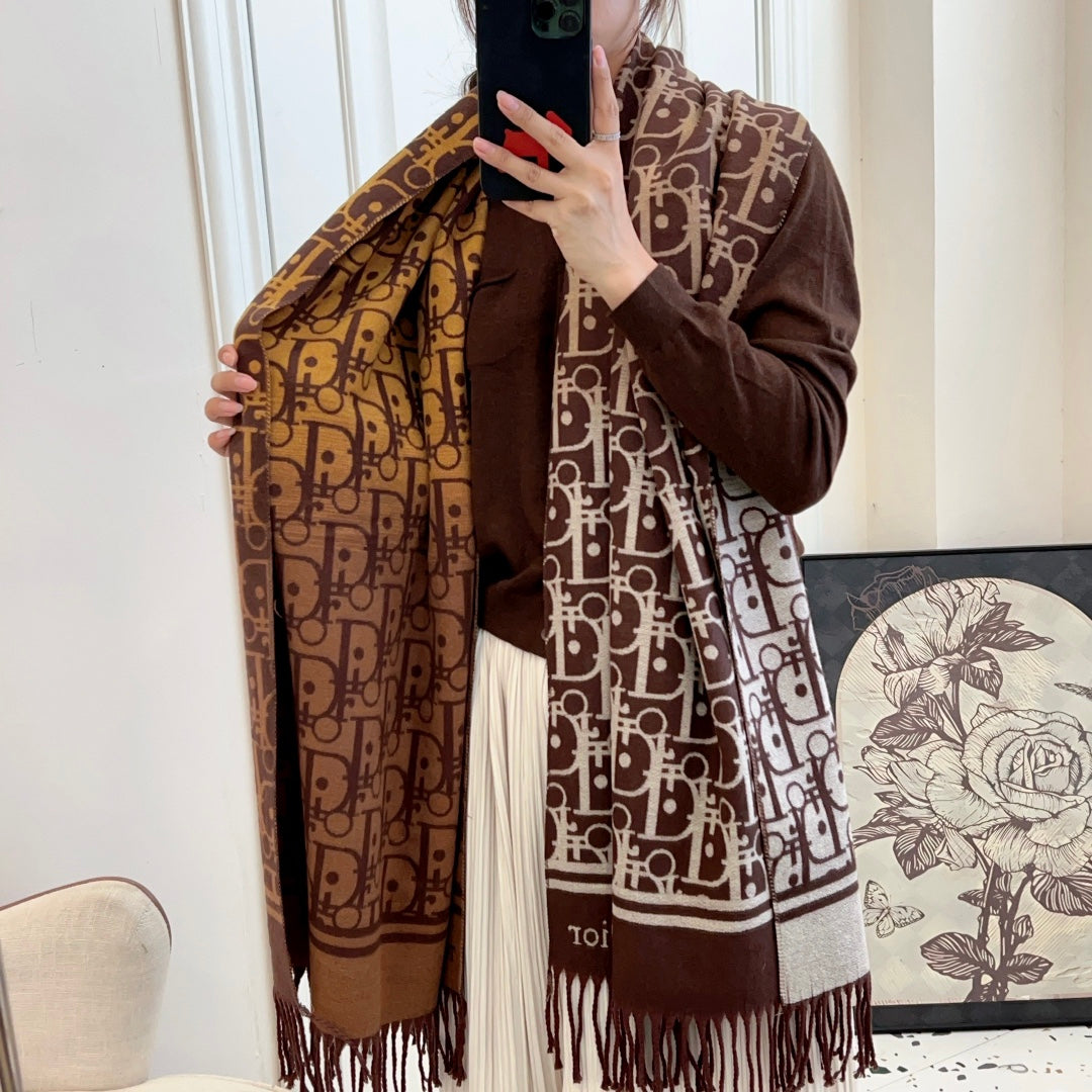 New trendy, versatile, and high-end D home vintage women's autumn and winter double-sided shawl scarf with box