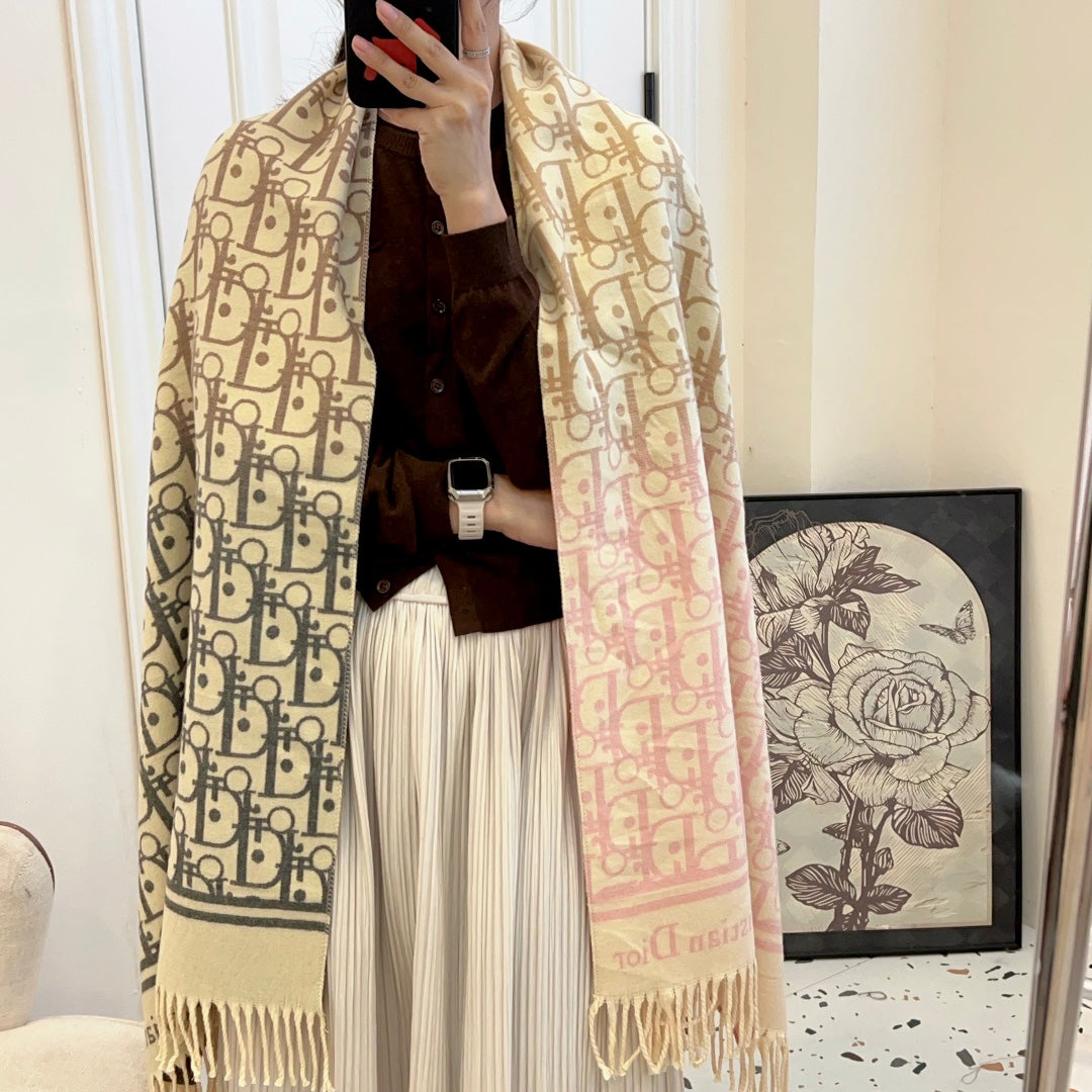 New trendy, versatile, and high-end D home vintage women's autumn and winter double-sided shawl scarf with box