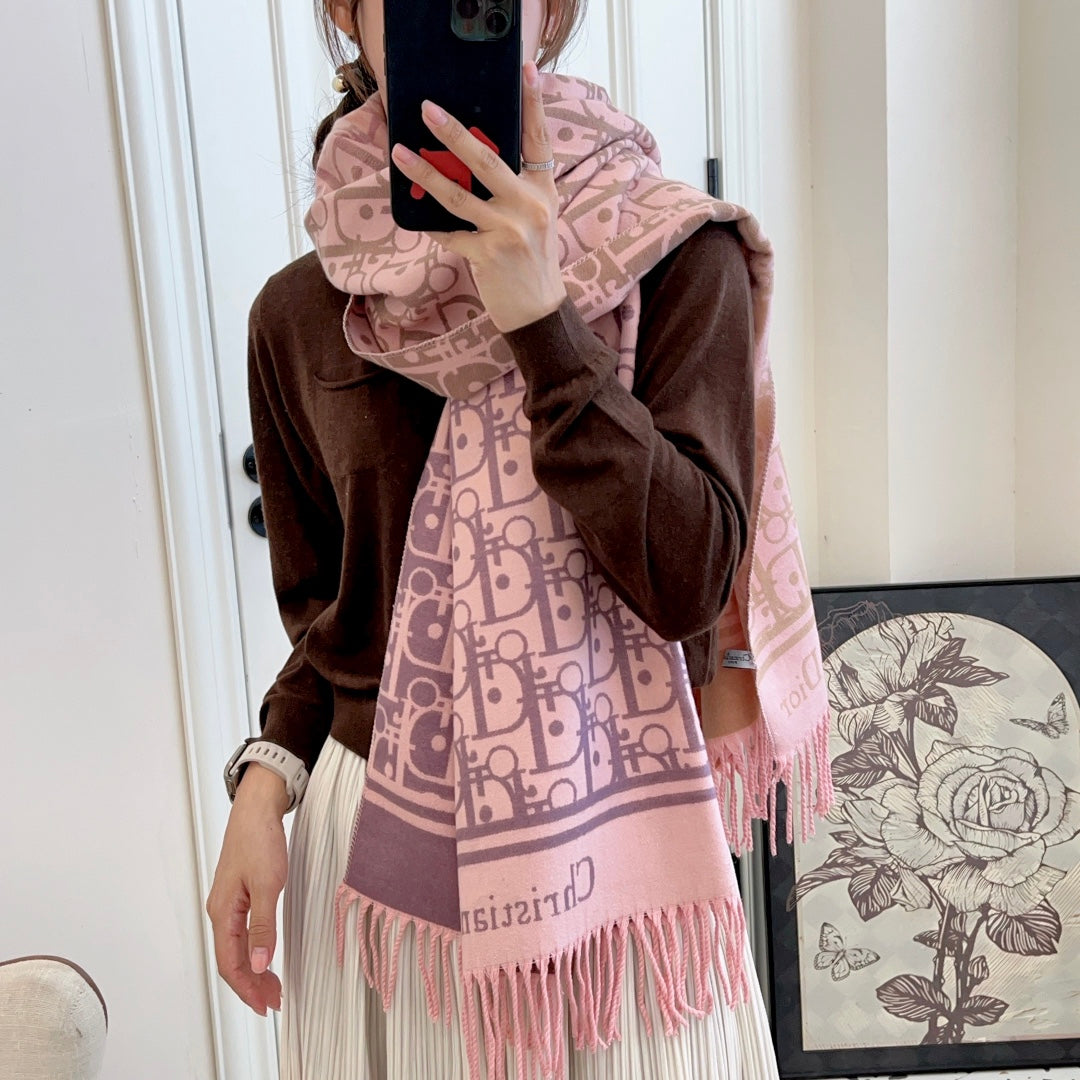 New trendy, versatile, and high-end D home vintage women's autumn and winter double-sided shawl scarf with box