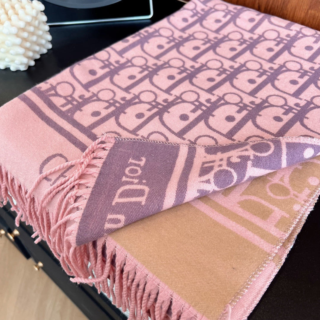 New trendy, versatile, and high-end D home vintage women's autumn and winter double-sided shawl scarf with box