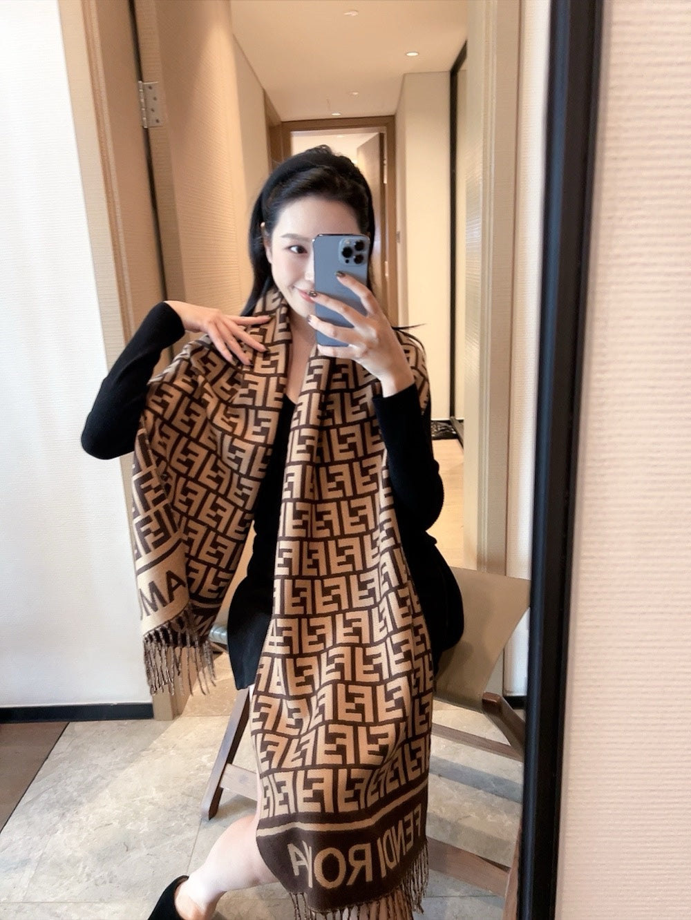 New Classic Versatile Double sided Old Flower Double F Letter Autumn and Winter Men's and Women's Shawl Men's and Women's Scarf with Box