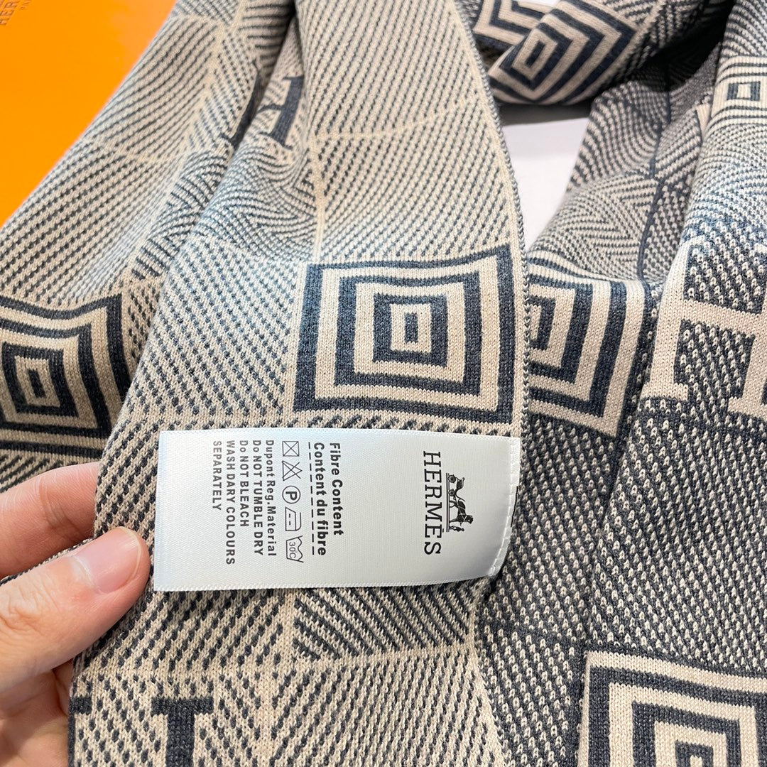 New wool cashmere scarf H family carriage men's and women's versatile shawl embroidered printed warm scarf  with Box