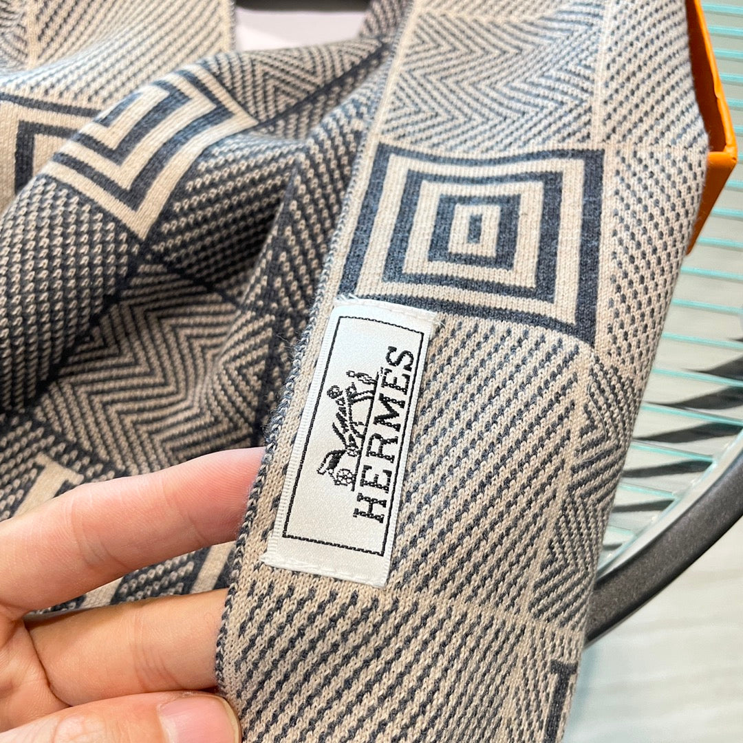 New wool cashmere scarf H family carriage men's and women's versatile shawl embroidered printed warm scarf  with Box