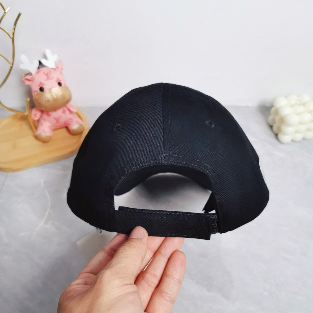 B's new trendy and fashionable 3B hat with logo, baseball cap, men's and women's sun shading and sun protection sports duckbill cap