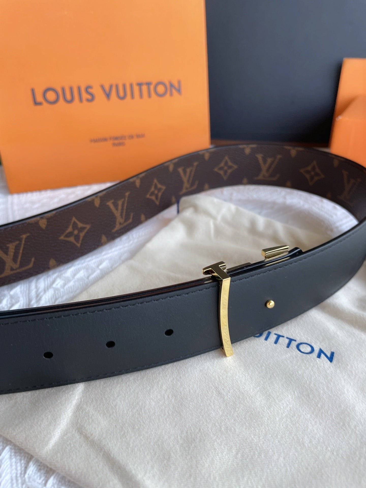 New high-end trendy versatile business leisure high-end Louie Men's Belt