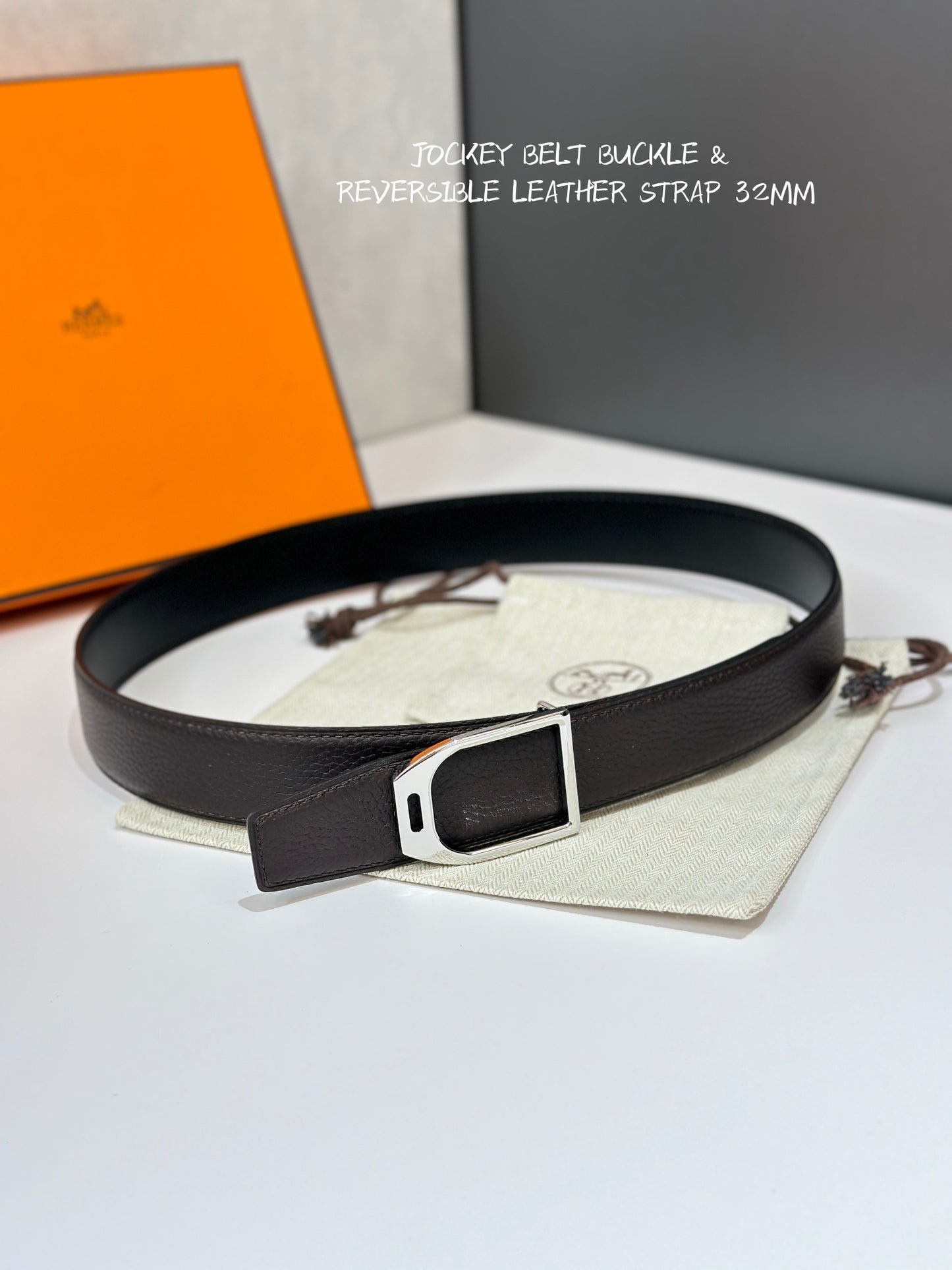 New casual and fashionable men's belt with palladium plated metal stirrup buckle double-sided cow belt