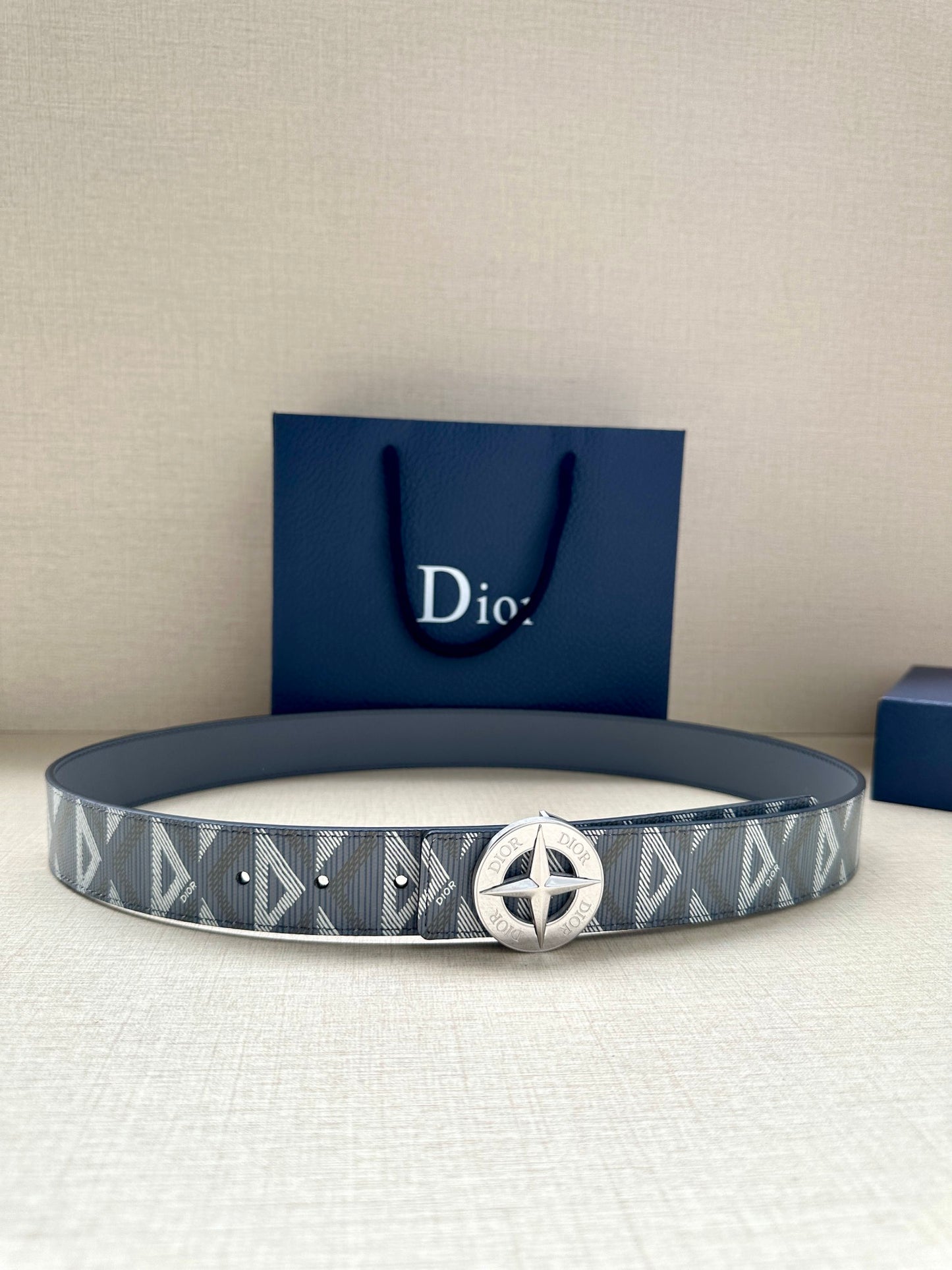 FW new metal emblem round buckle logo fashionable retro print double-sided waist casual smooth buckle waist belt for men