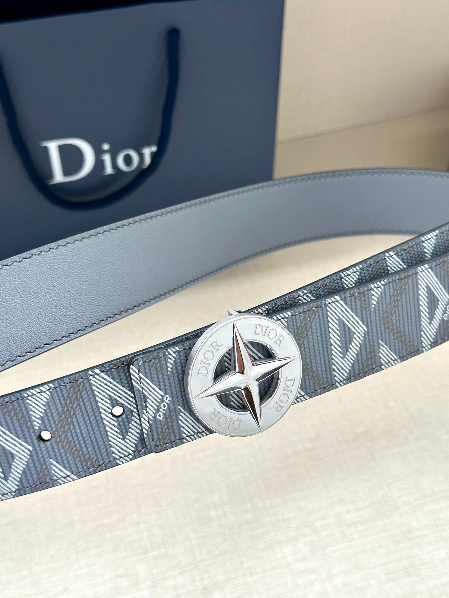 FW new metal emblem round buckle logo fashionable retro print double-sided waist casual smooth buckle waist belt for men