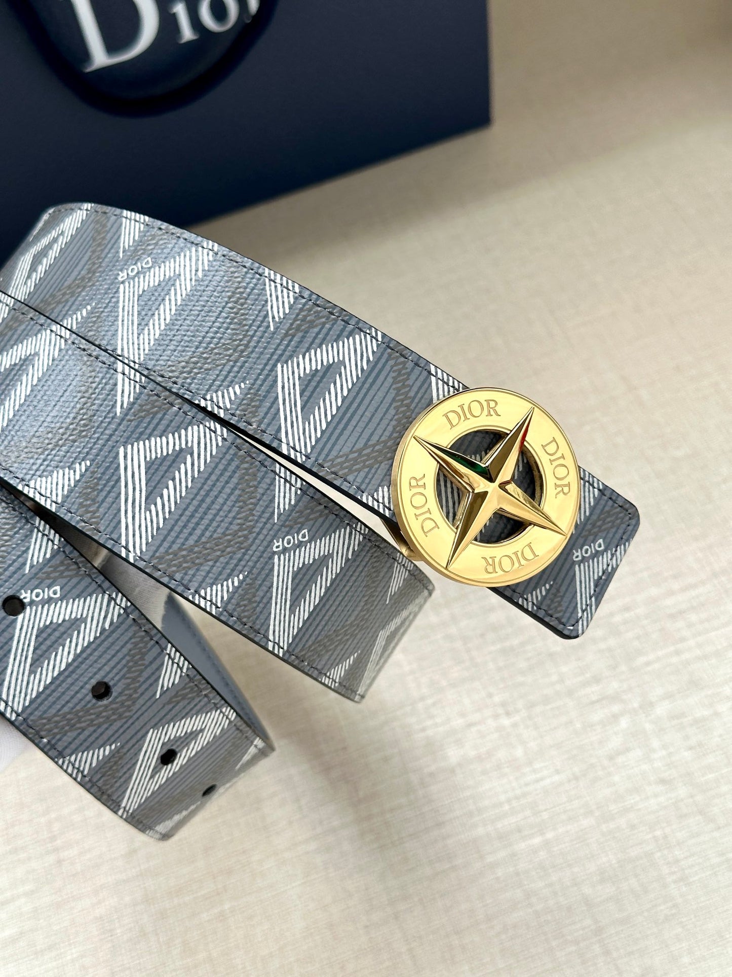 FW new metal emblem round buckle logo fashionable retro print double-sided waist casual smooth buckle waist belt for men