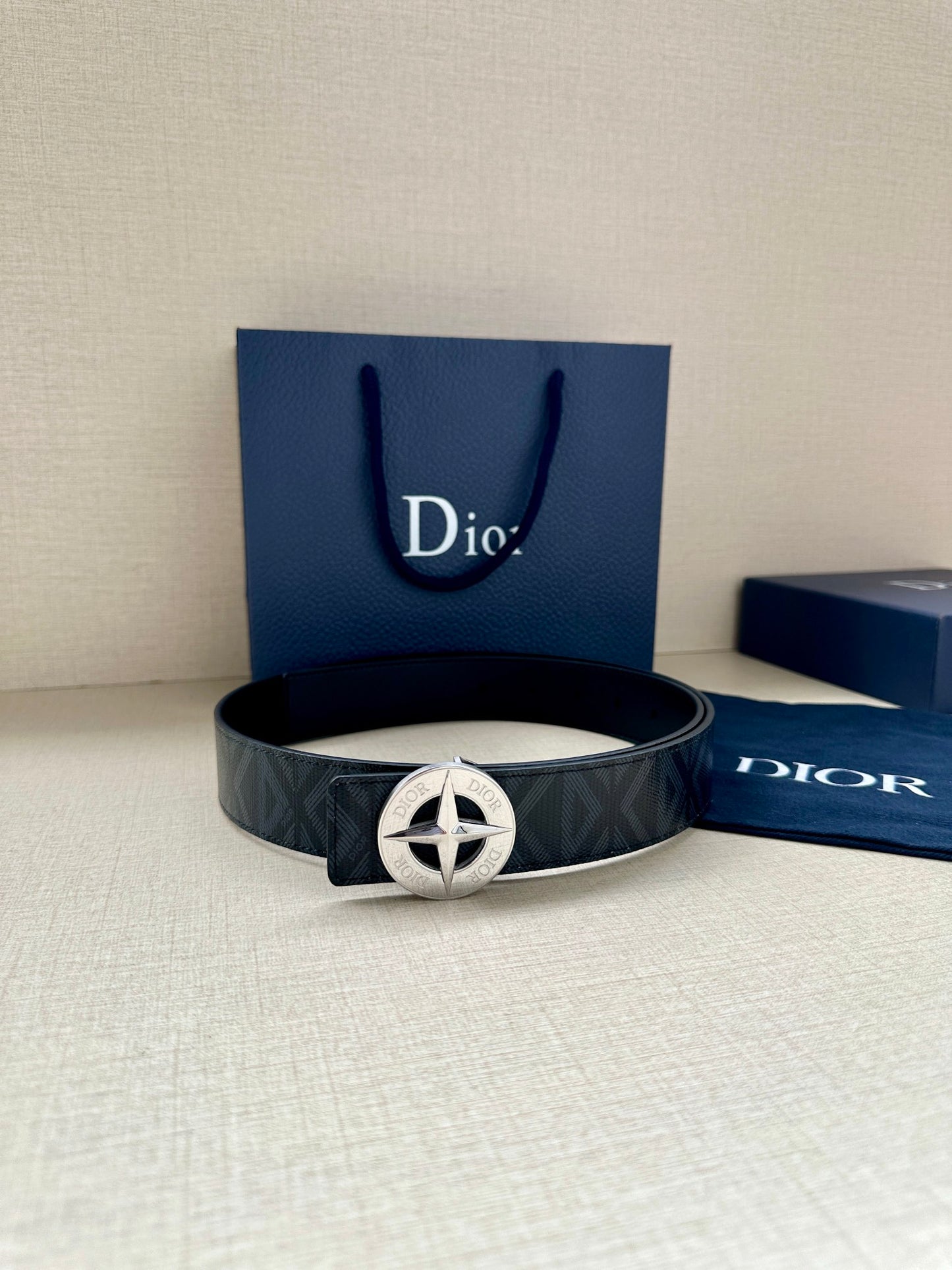 FW new metal emblem round buckle logo fashionable retro print double-sided waist casual smooth buckle waist belt for men