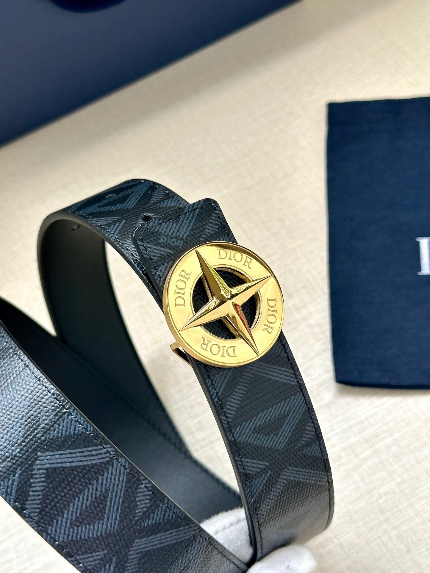 FW new metal emblem round buckle logo fashionable retro print double-sided waist casual smooth buckle waist belt for men