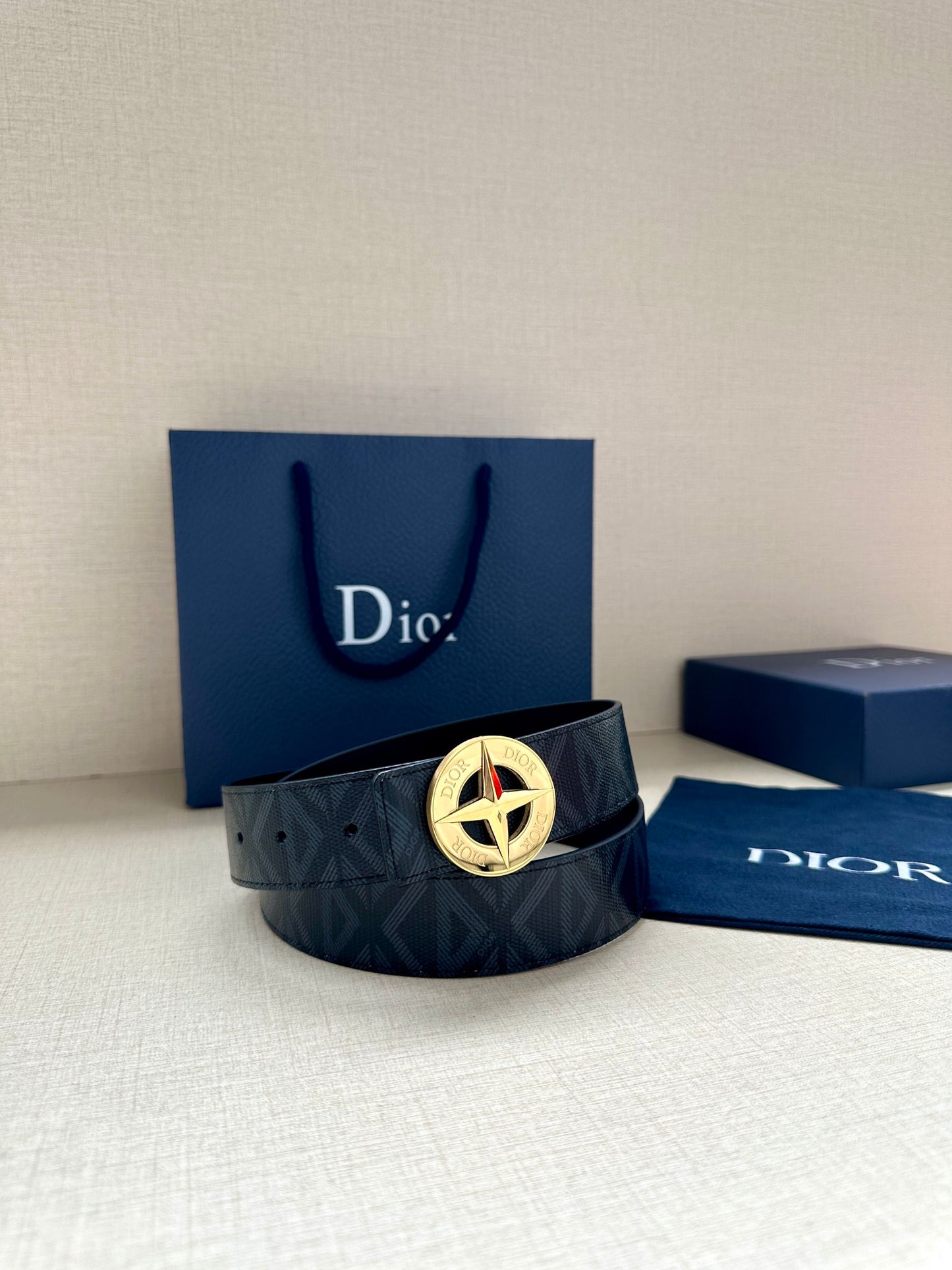 FW new metal emblem round buckle logo fashionable retro print double-sided waist casual smooth buckle waist belt for men
