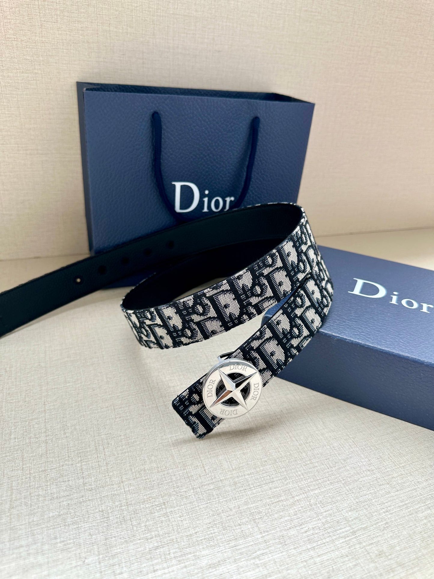FW new metal emblem round buckle logo fashionable retro print double-sided waist casual smooth buckle waist belt for men