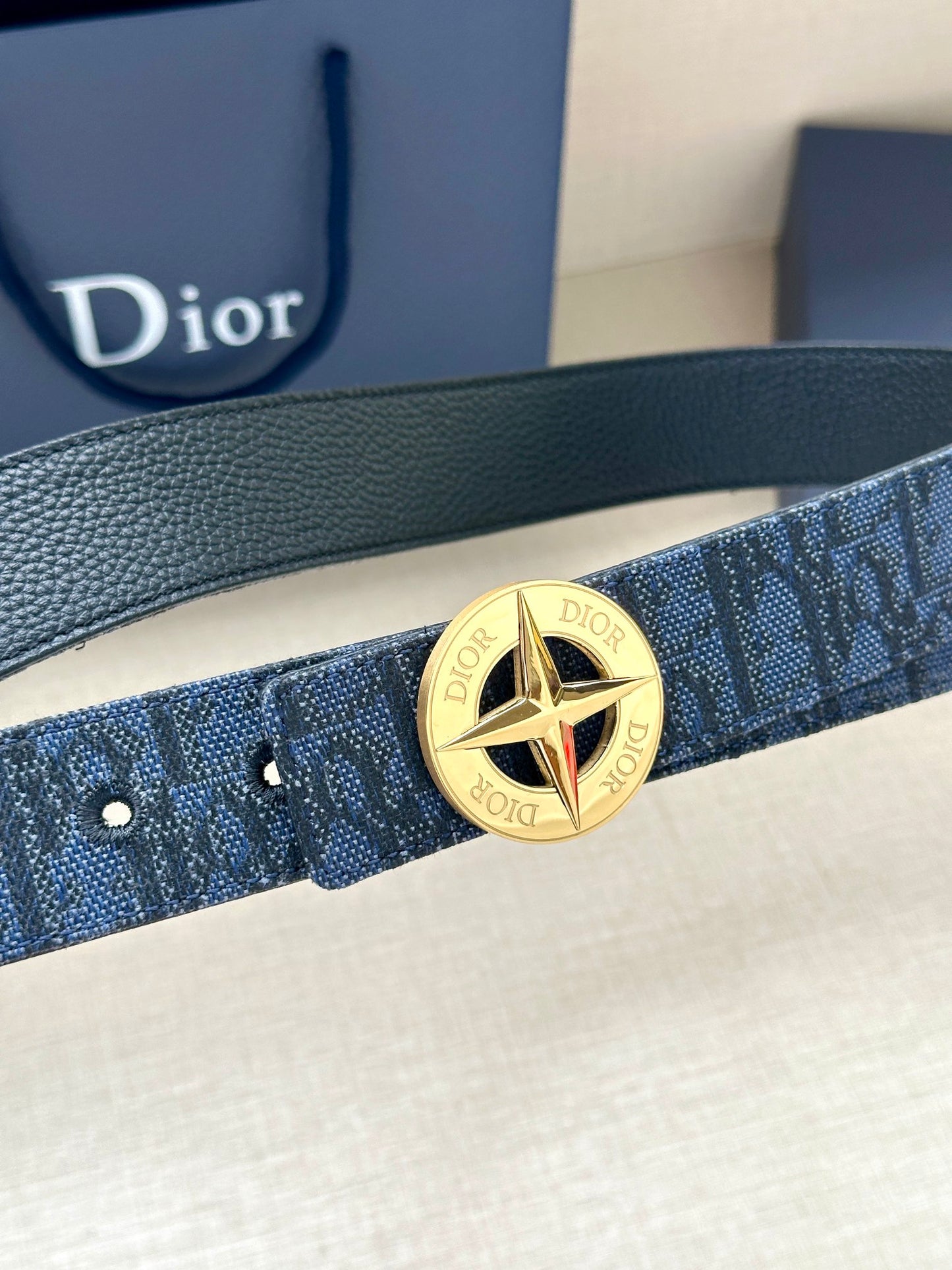 FW new metal emblem round buckle logo fashionable retro print double-sided waist casual smooth buckle waist belt for men