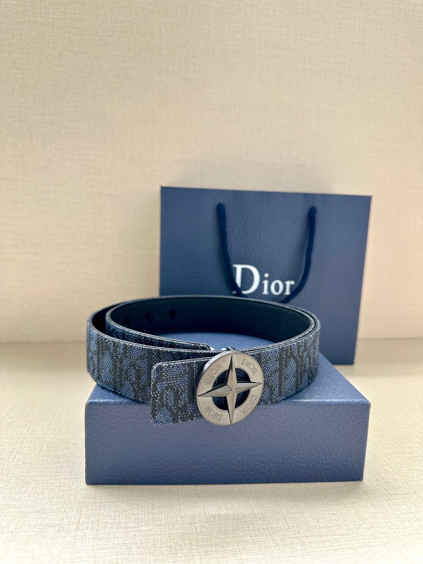 FW new metal emblem round buckle logo fashionable retro print double-sided waist casual smooth buckle waist belt for men