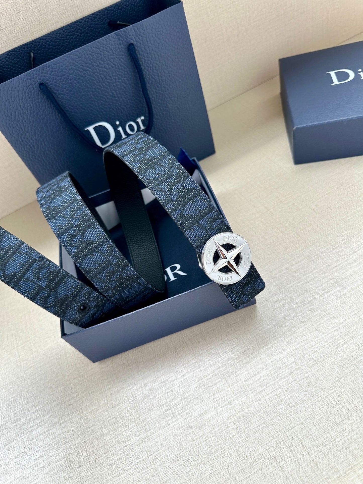 FW new metal emblem round buckle logo fashionable retro print double-sided waist casual smooth buckle waist belt for men